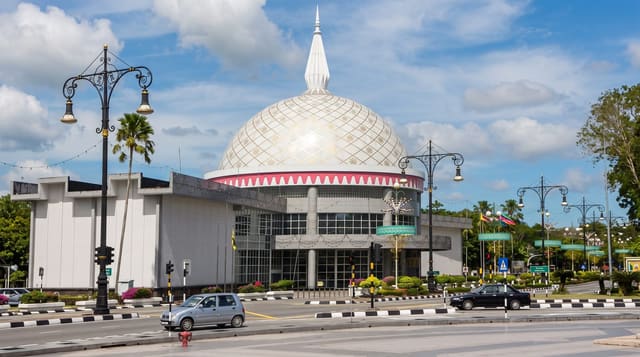 The Royal Regalia and Bandar