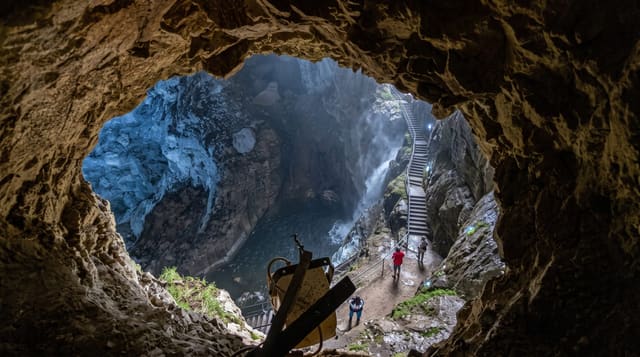 The Devil's Throat Cave