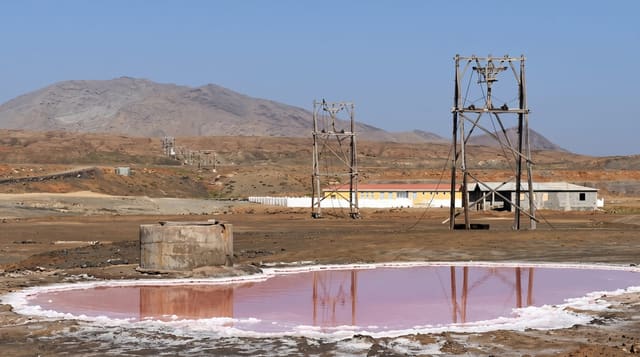 Pedra de Lume Salt Crater