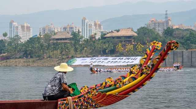 Dai Water-Splashing Festival