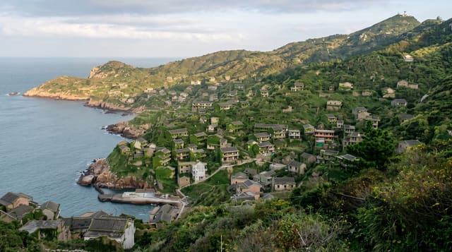 Houtouwan Village
