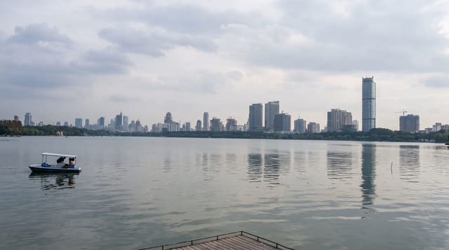 Xuanwu Lake