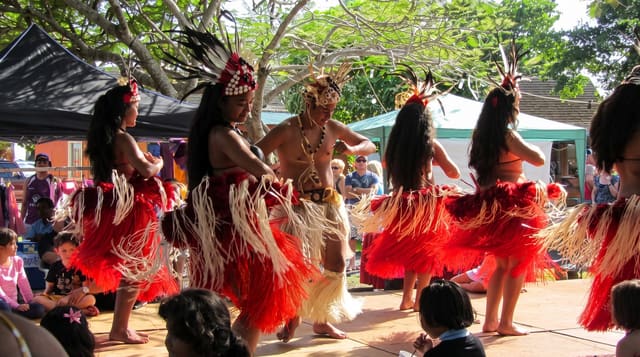 Punanga Nui Market