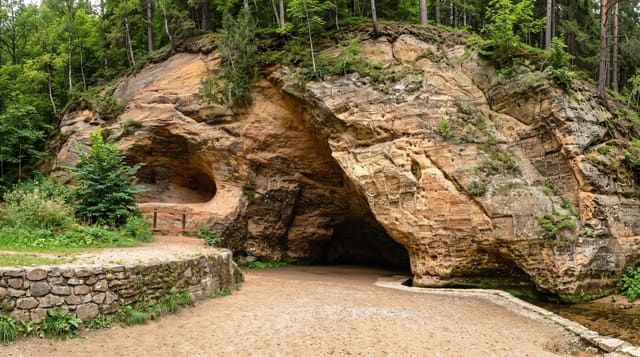Gutmanis Cave