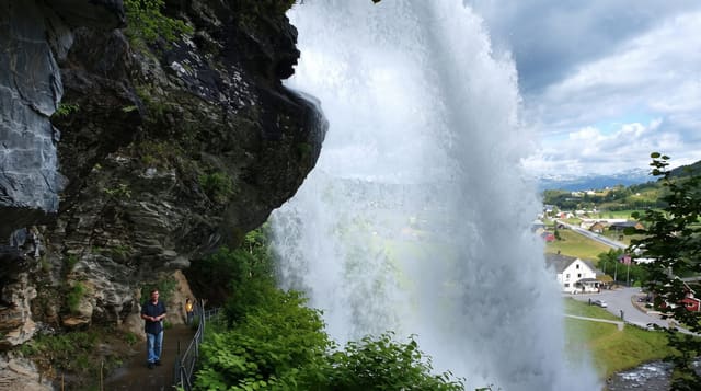 Steinsdalsfossen