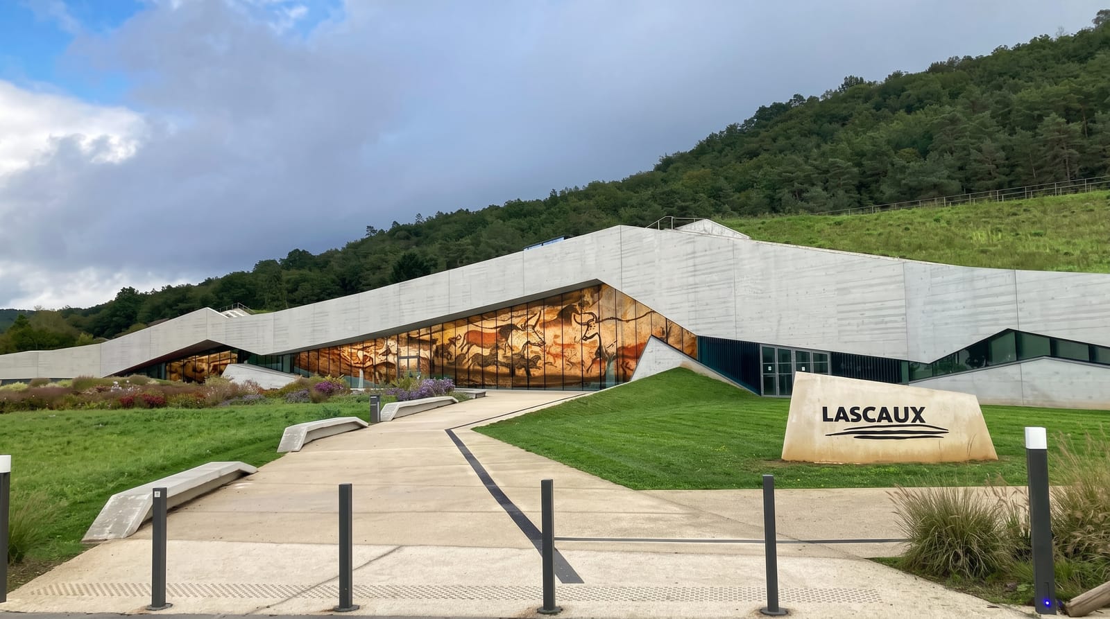 Lascaux and the Dordogne Caves