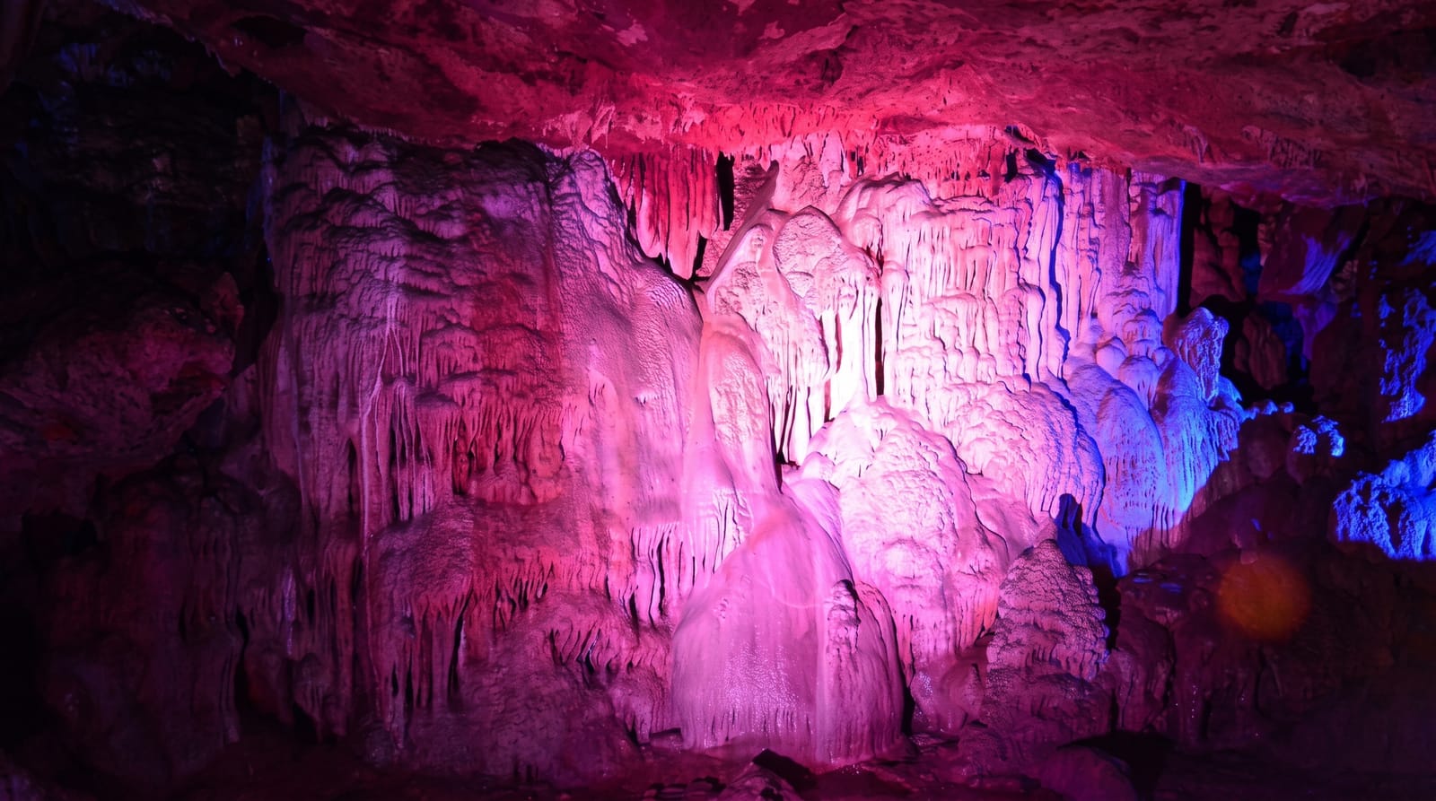 Sfendoni Cave