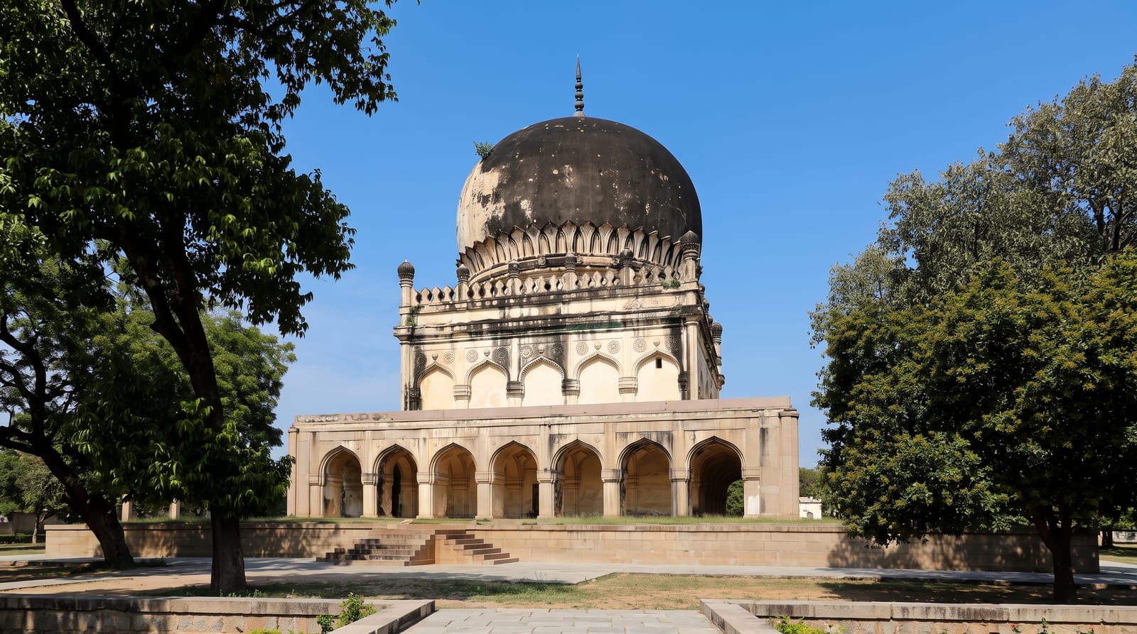 Qutb Shahi Tombs