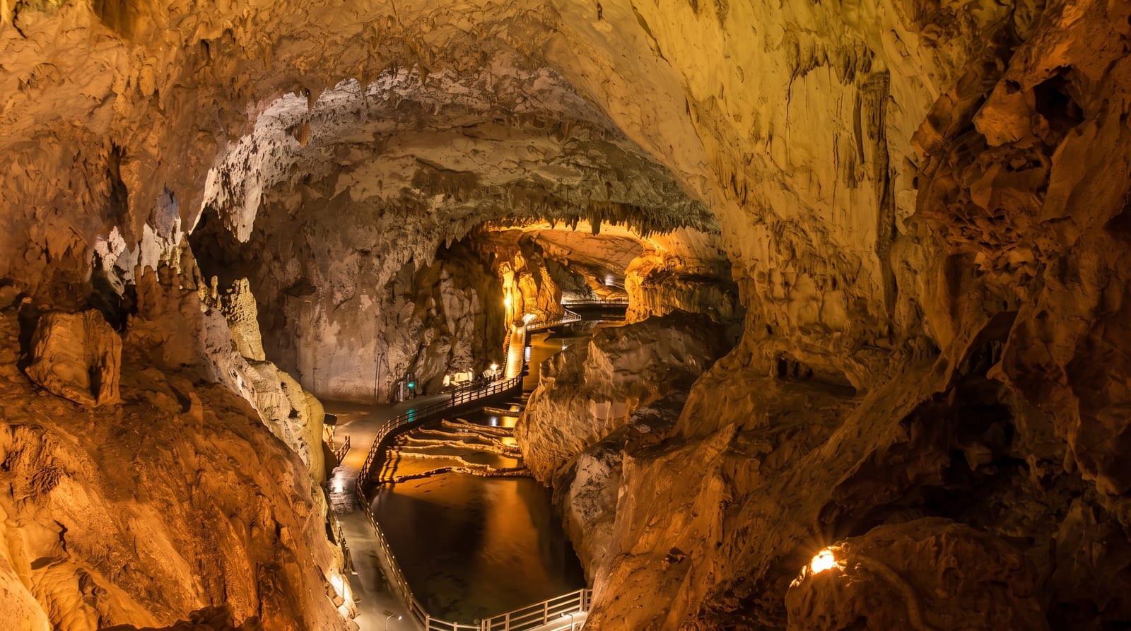 Akiyoshido Cave