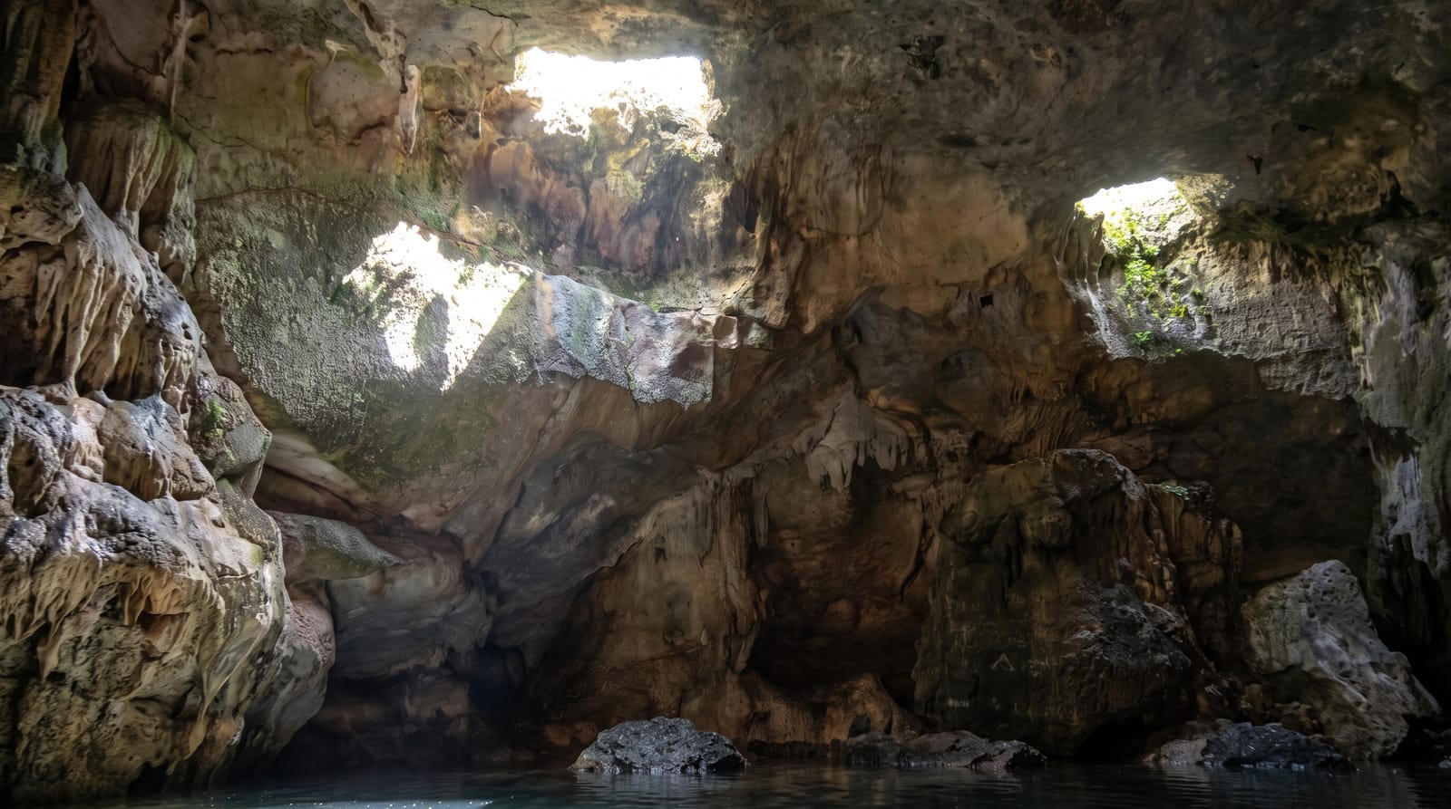 Hinagdanan Cave