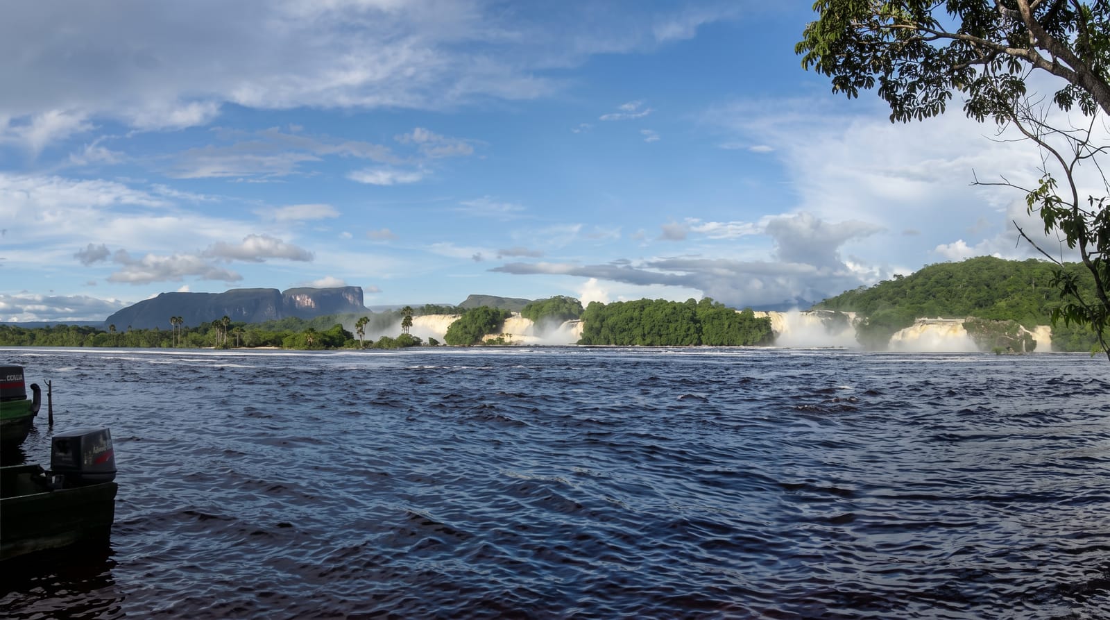 Canaima Lagoon