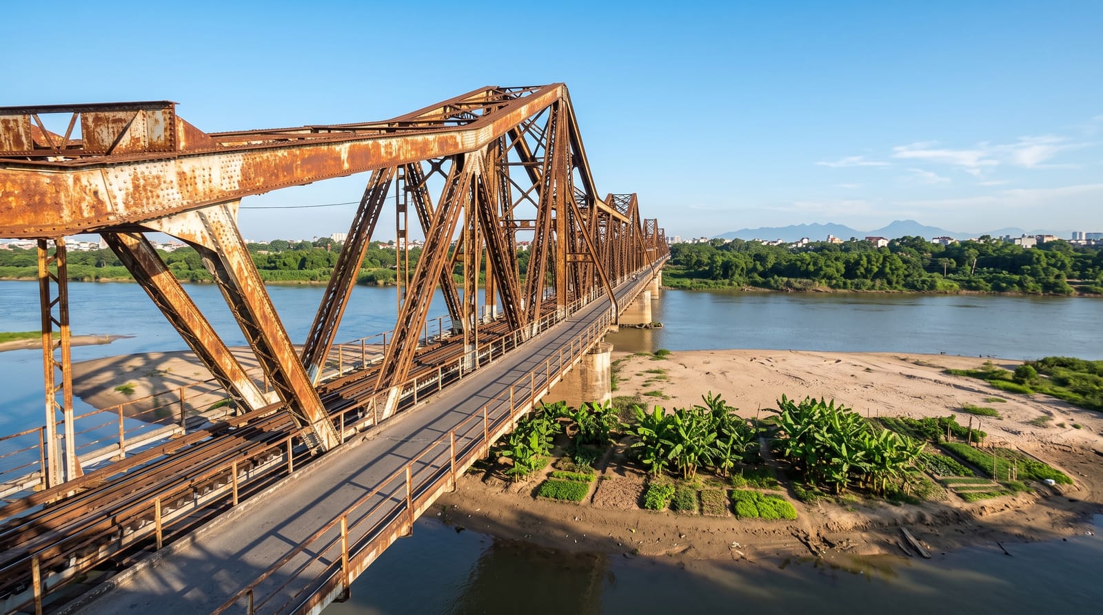 Long Bien Bridge